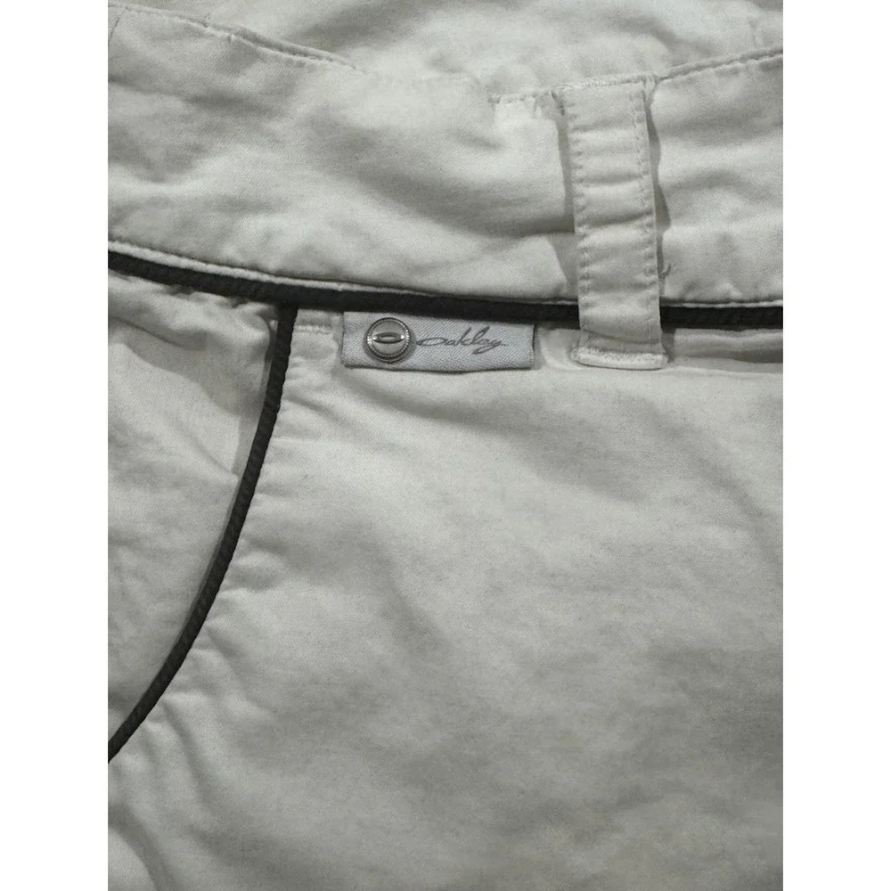 VTG Oakley Shorts Womens‎ 10 White Golf Flat Front Belted Piped Casual Logo Y2K